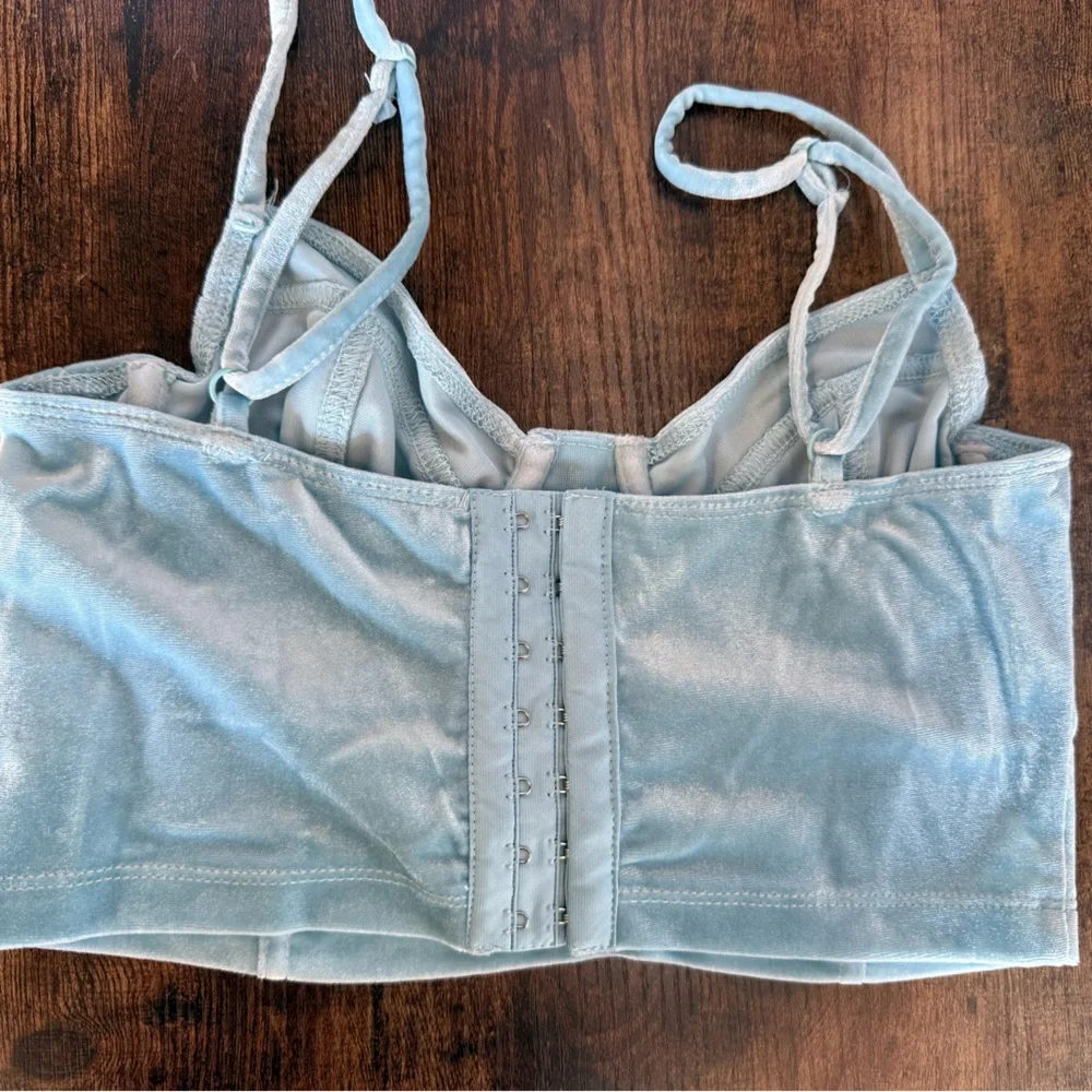 Light Blue Ruched Tank Top - Picture 3 of 3